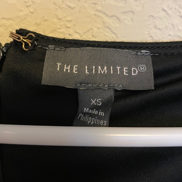 Black scalloped neck dress - Picture 4 of 4